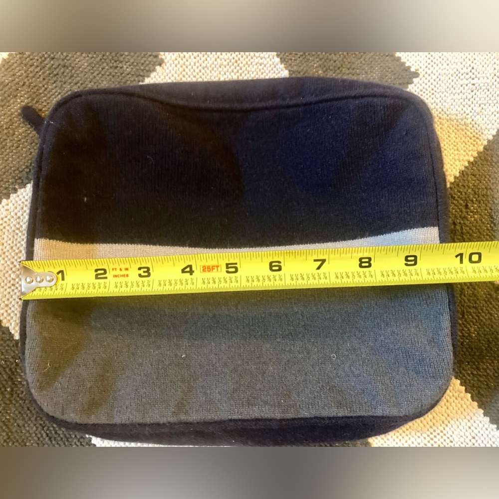 Armand DiraDourian 100% cashmere Navy Blue Stripe Toiletries pouch make-up bag - Picture 8 of 13